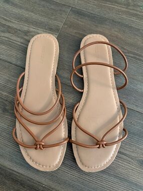 Old Navy Tan Strappy Loop Slide Sandals